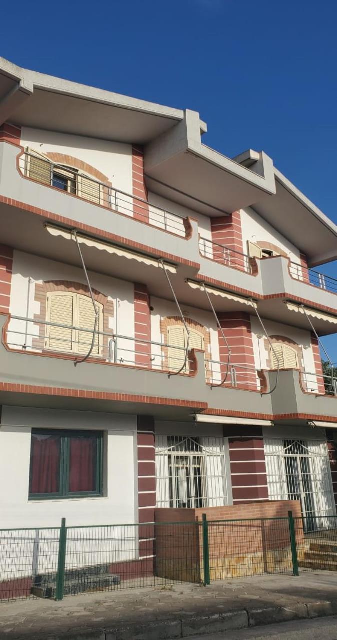 Villa Elvis Guesthouse Orikum Exterior foto